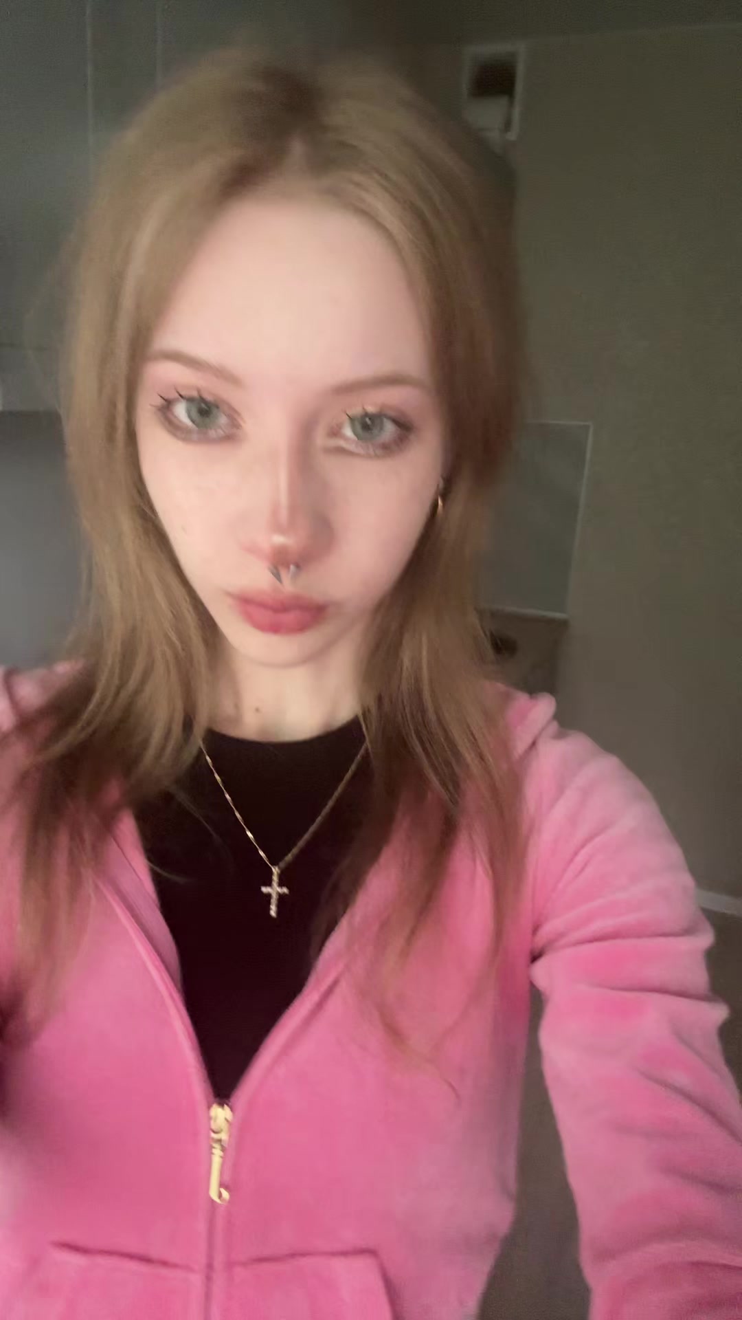 @>_*