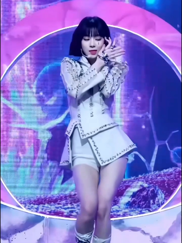 @Kpop_fancams:)