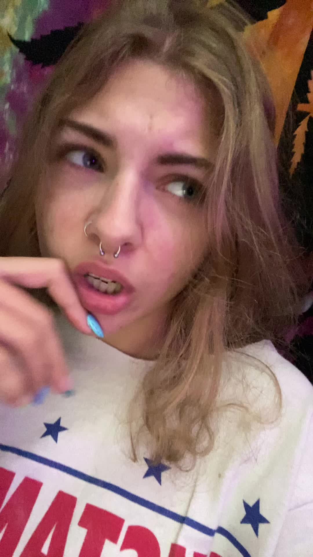 @tzofia