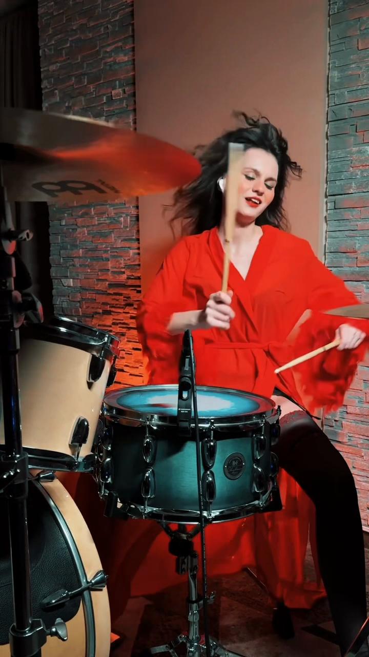 @Tonya and the Drums