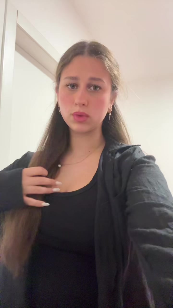 @Lia__raina