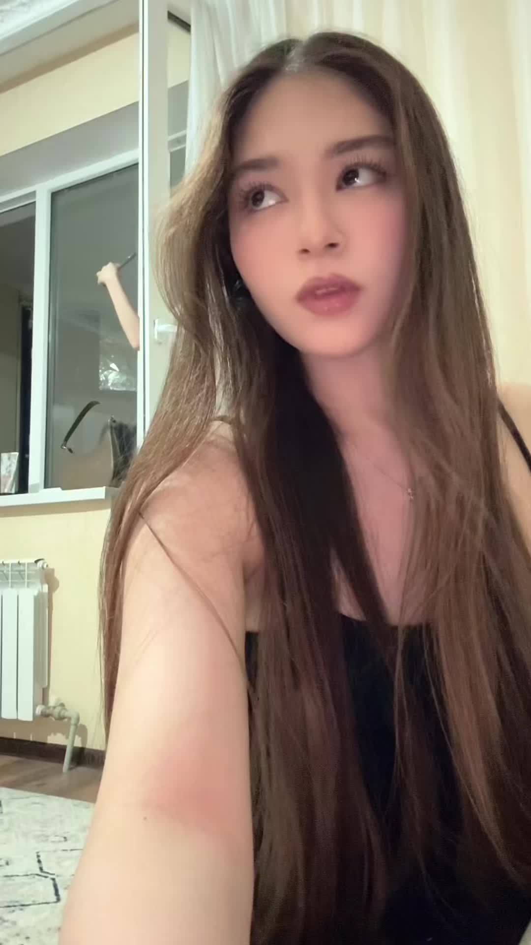 @laura