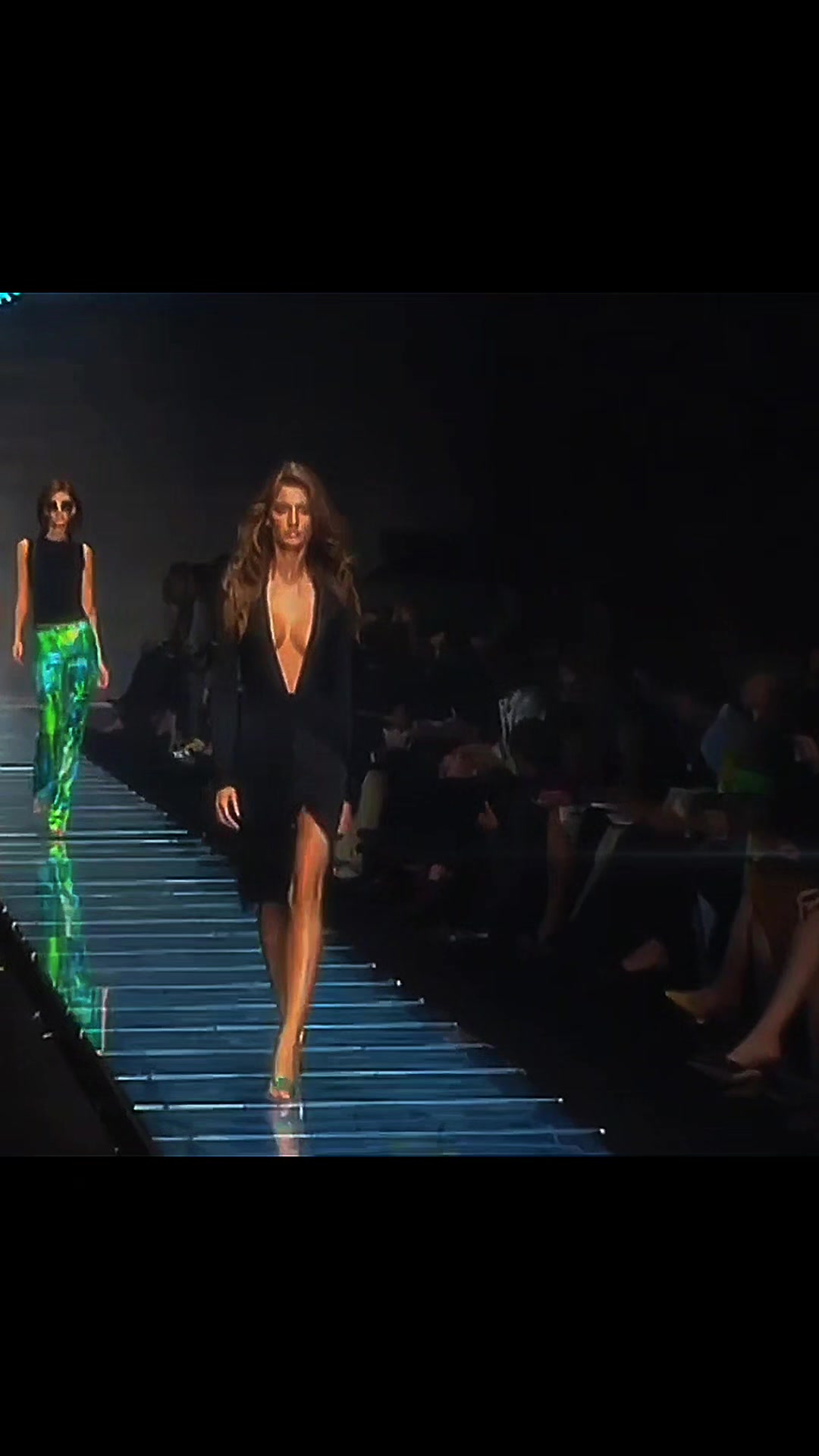 @fashion.runways