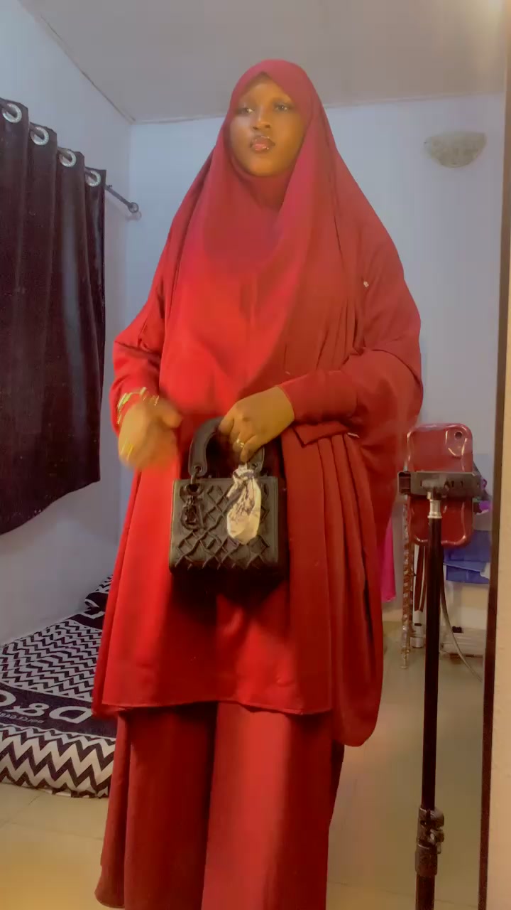 @FASHION DESIGNER IN IKD-LAGOS