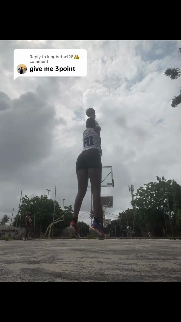 @Vivian🏀⛹️♀️🇳🇬