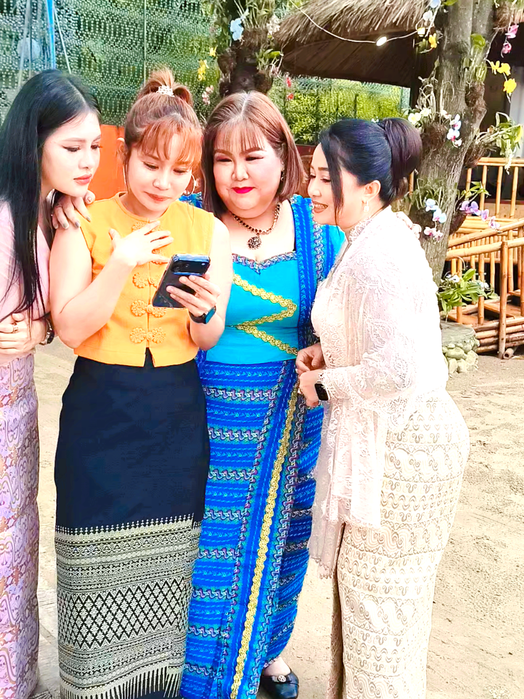 @Pwint - ပွင့် ( Official )
