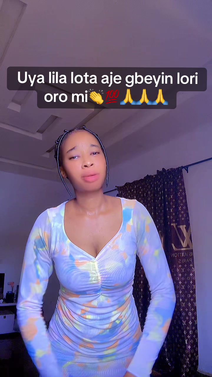 @AYOMIDEY THEEKITIGIRL 🤡