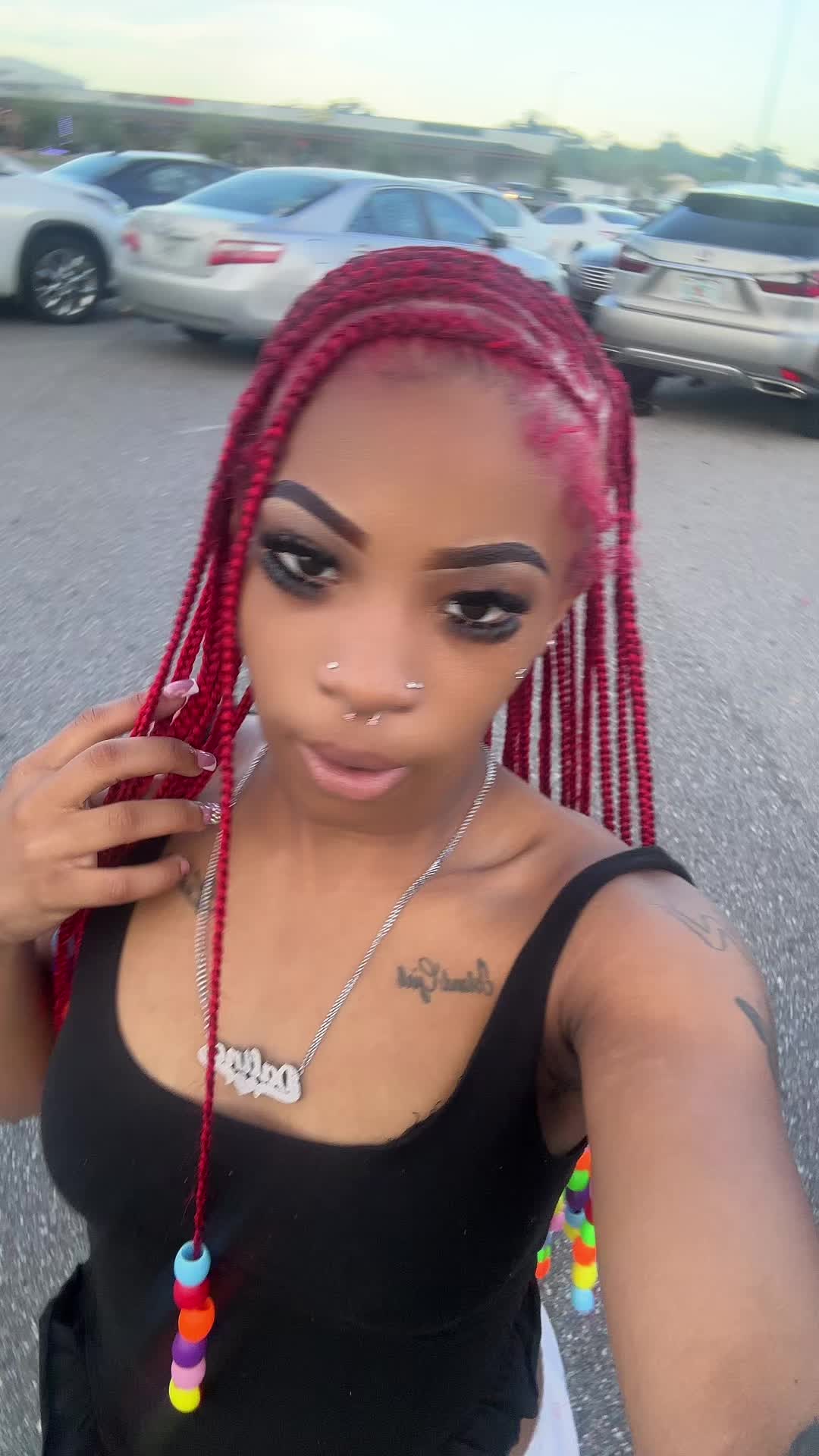 @👩🏽&zwj;❤️&zwj;💋&zwj;👩🏽