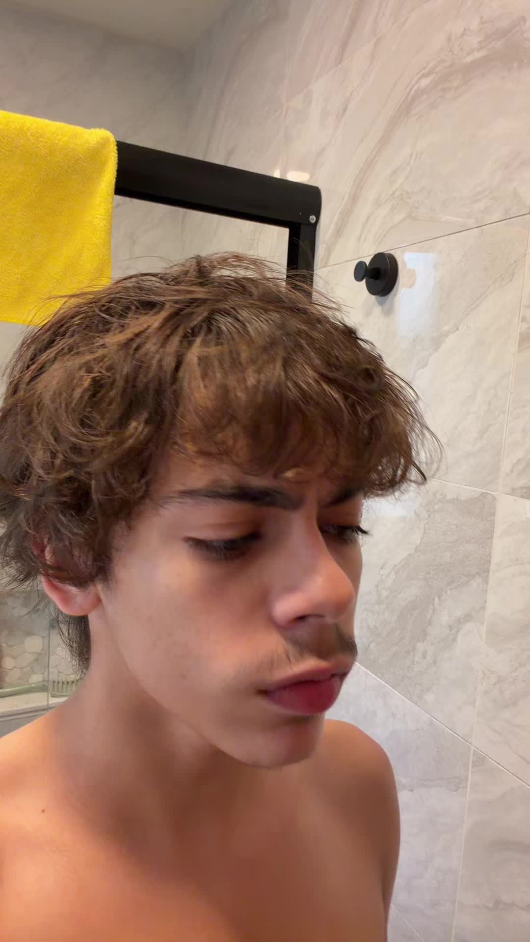@iseezayy