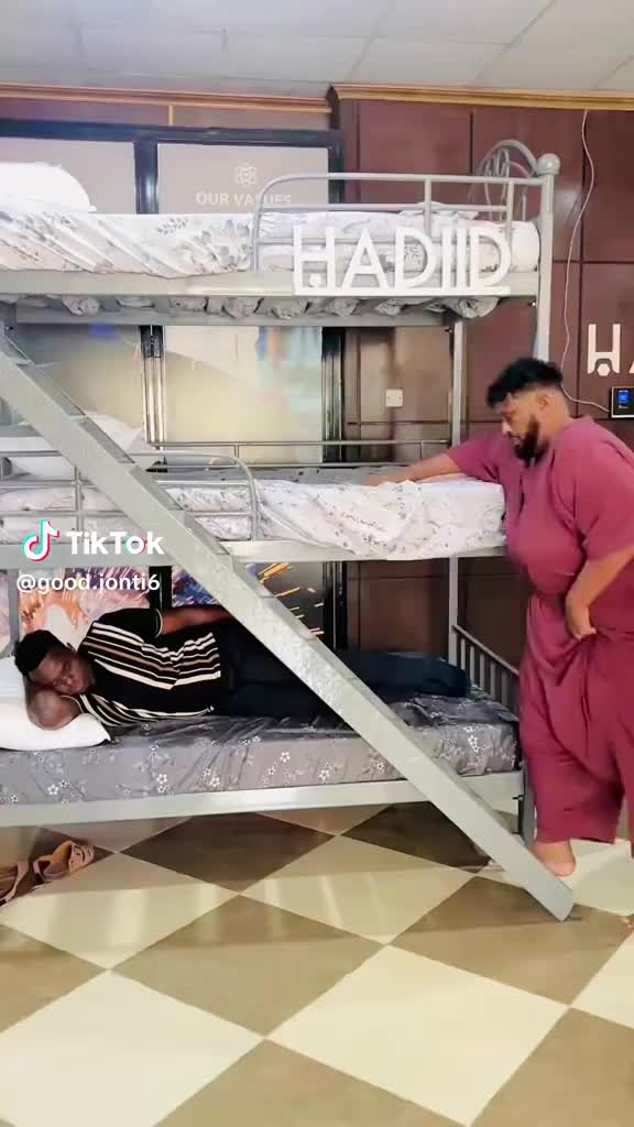 @MESSI🦋🍫💒💝❤️💛🖤