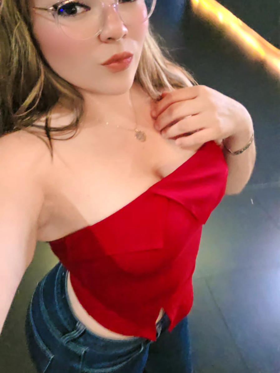@Nava Nava🫦
