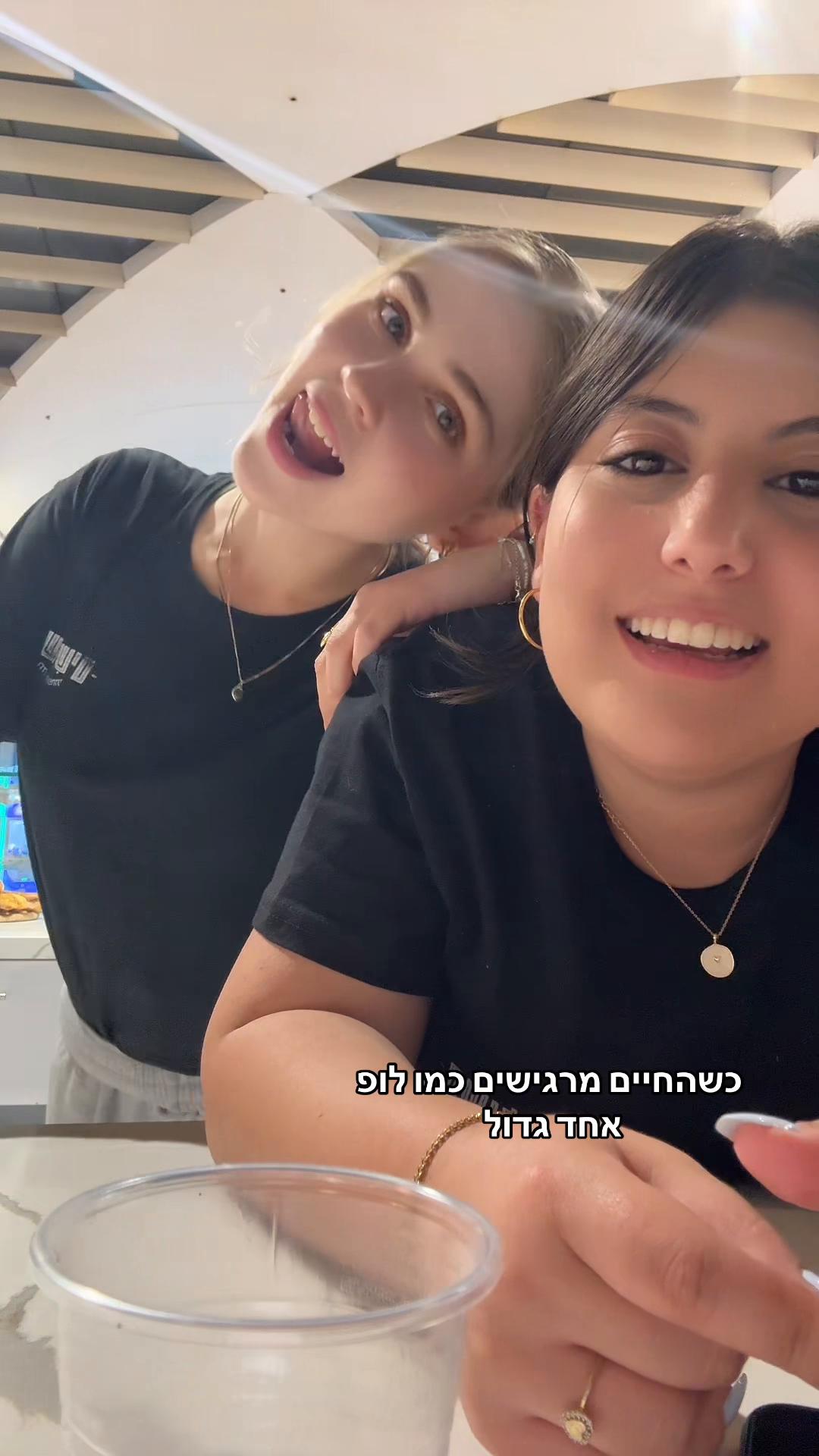 @):)