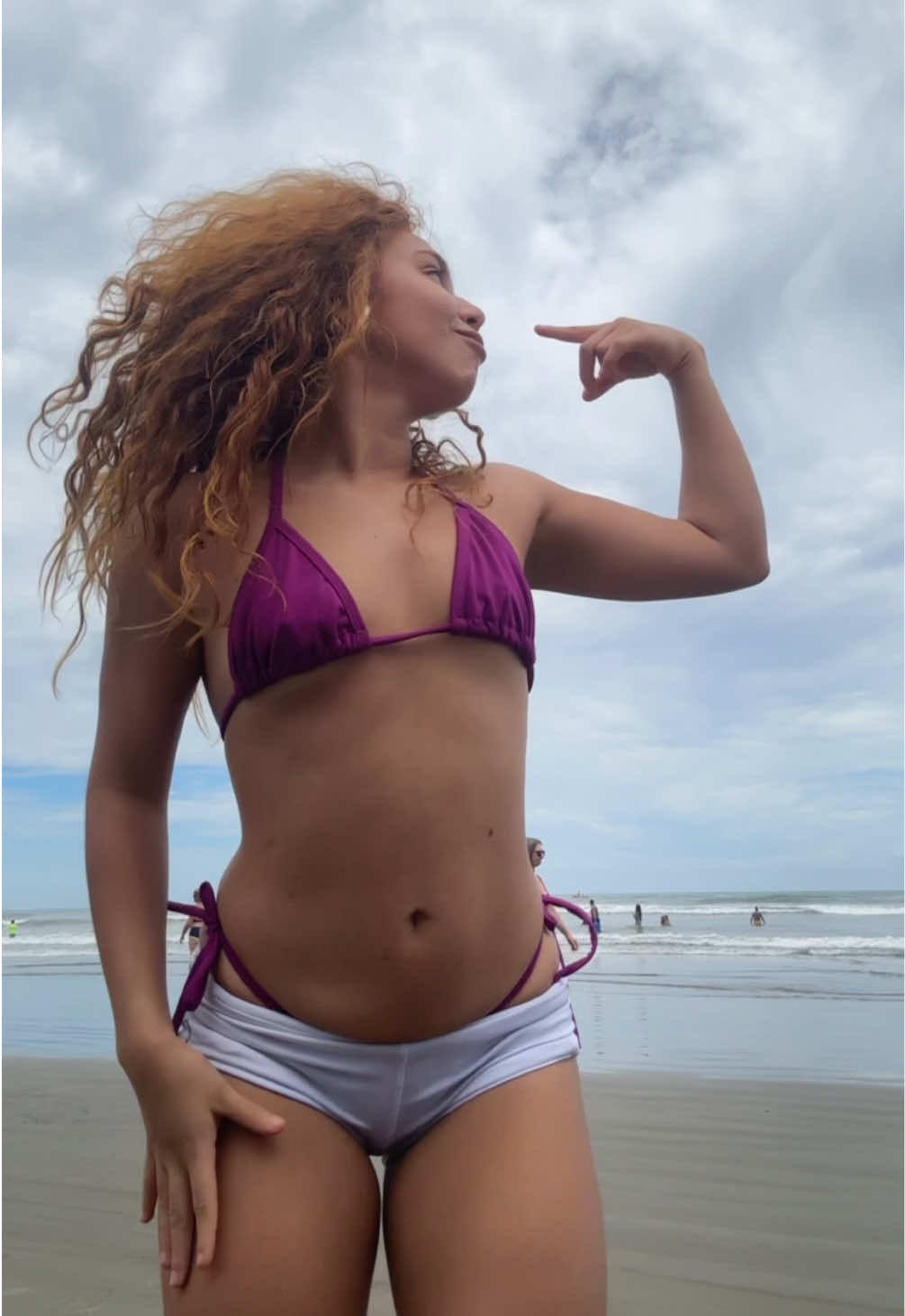 @alinecristinee_