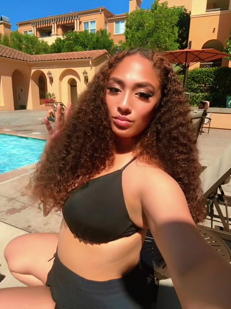 @miss violet