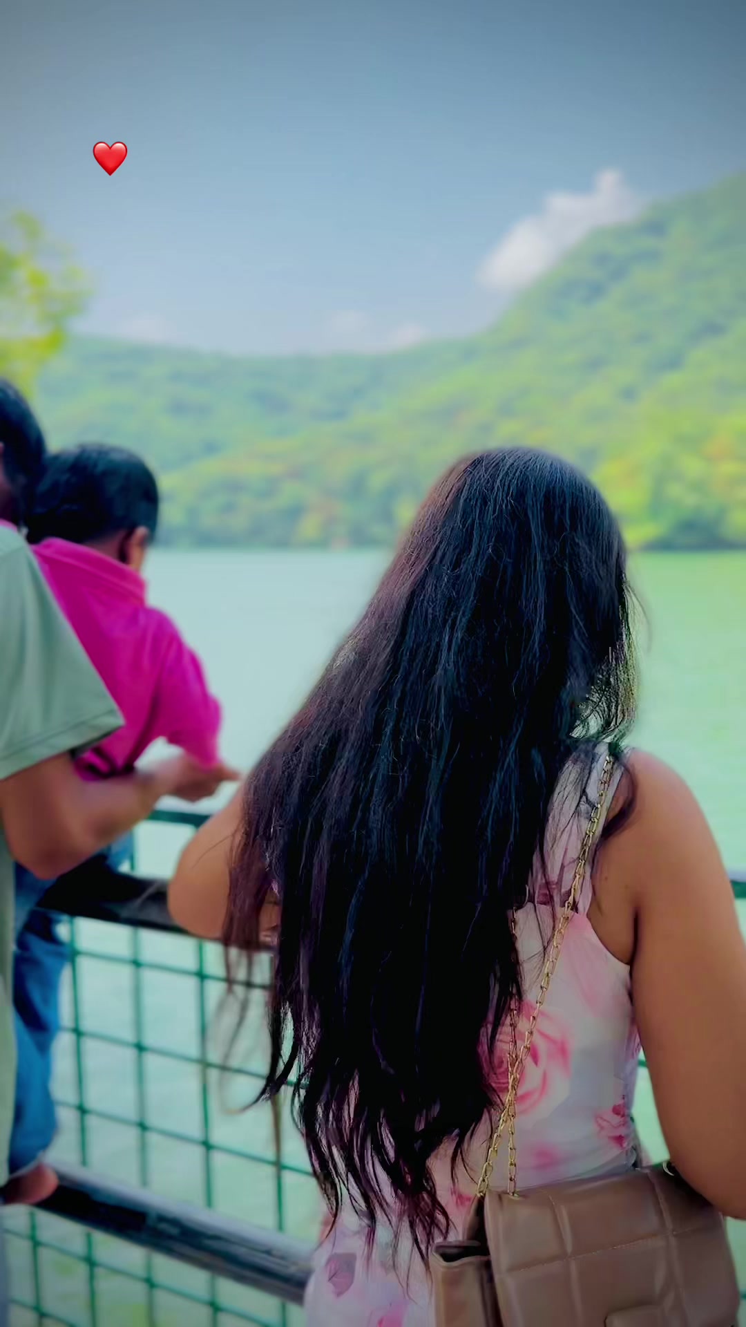 @Meenavlogs
