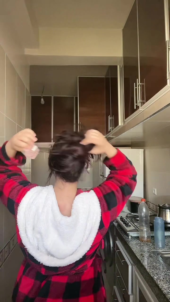@Emy_