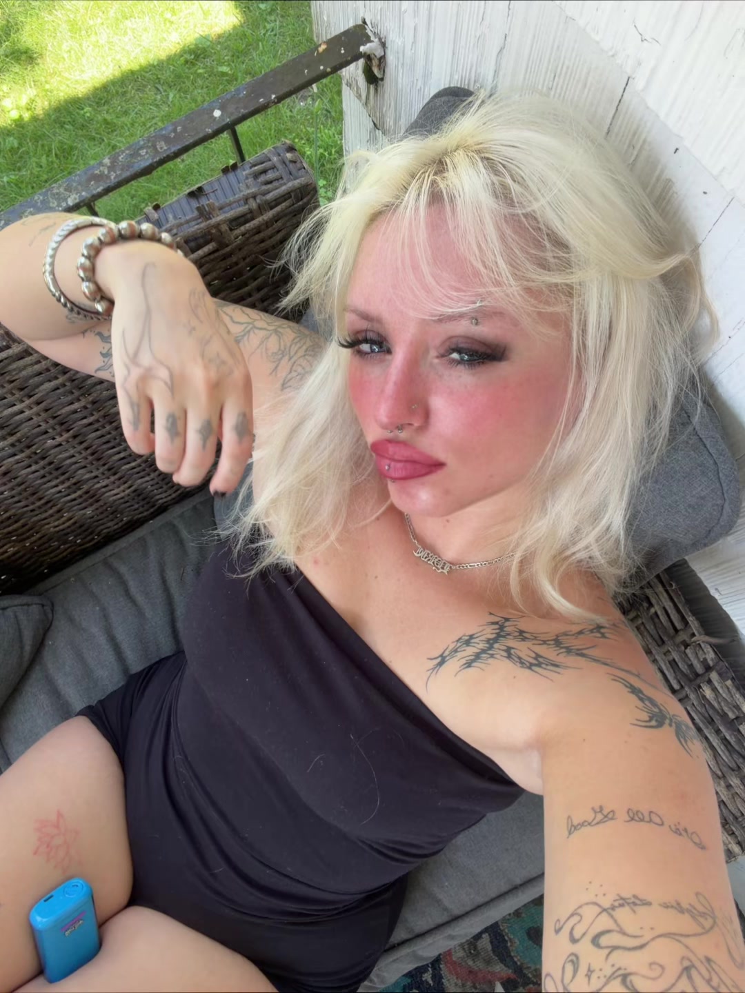 @sky