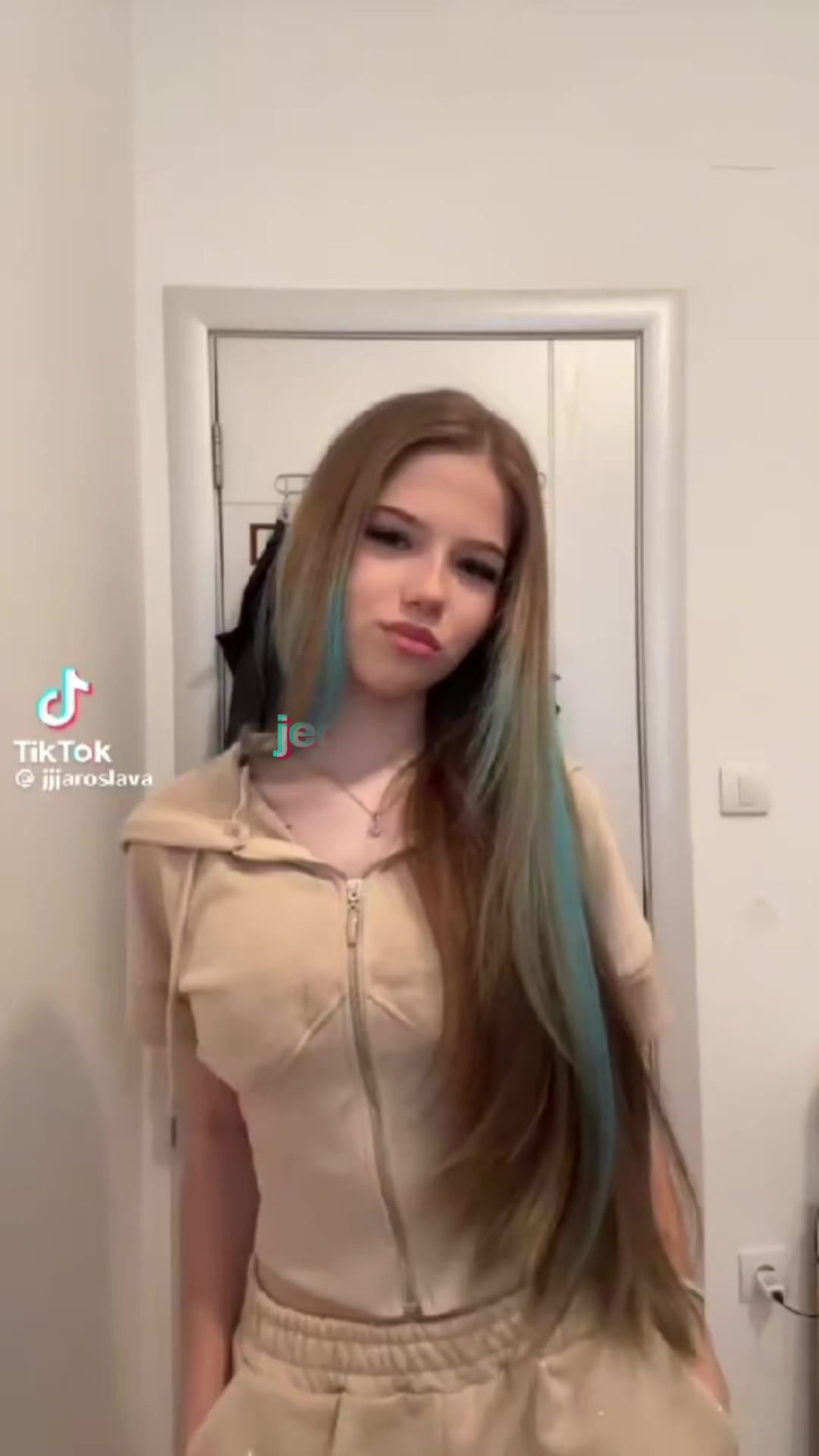 @(una🩷)🍭🍍