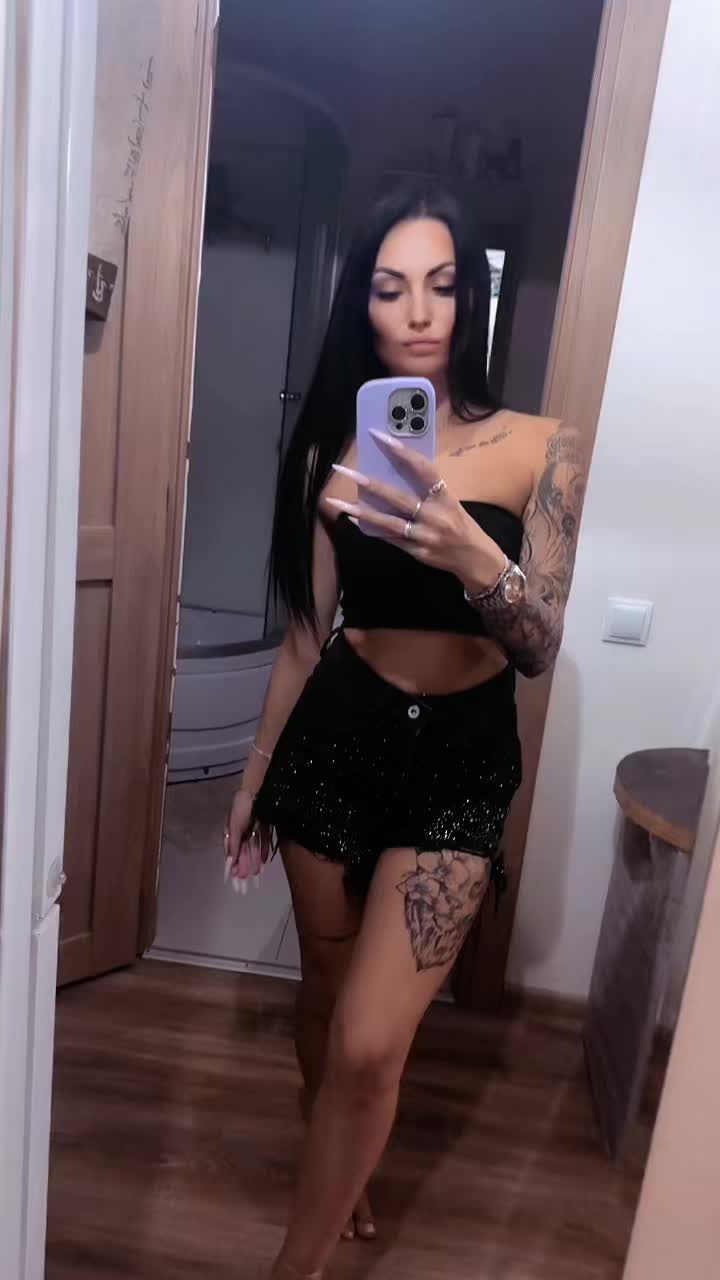 @Helen 🖤