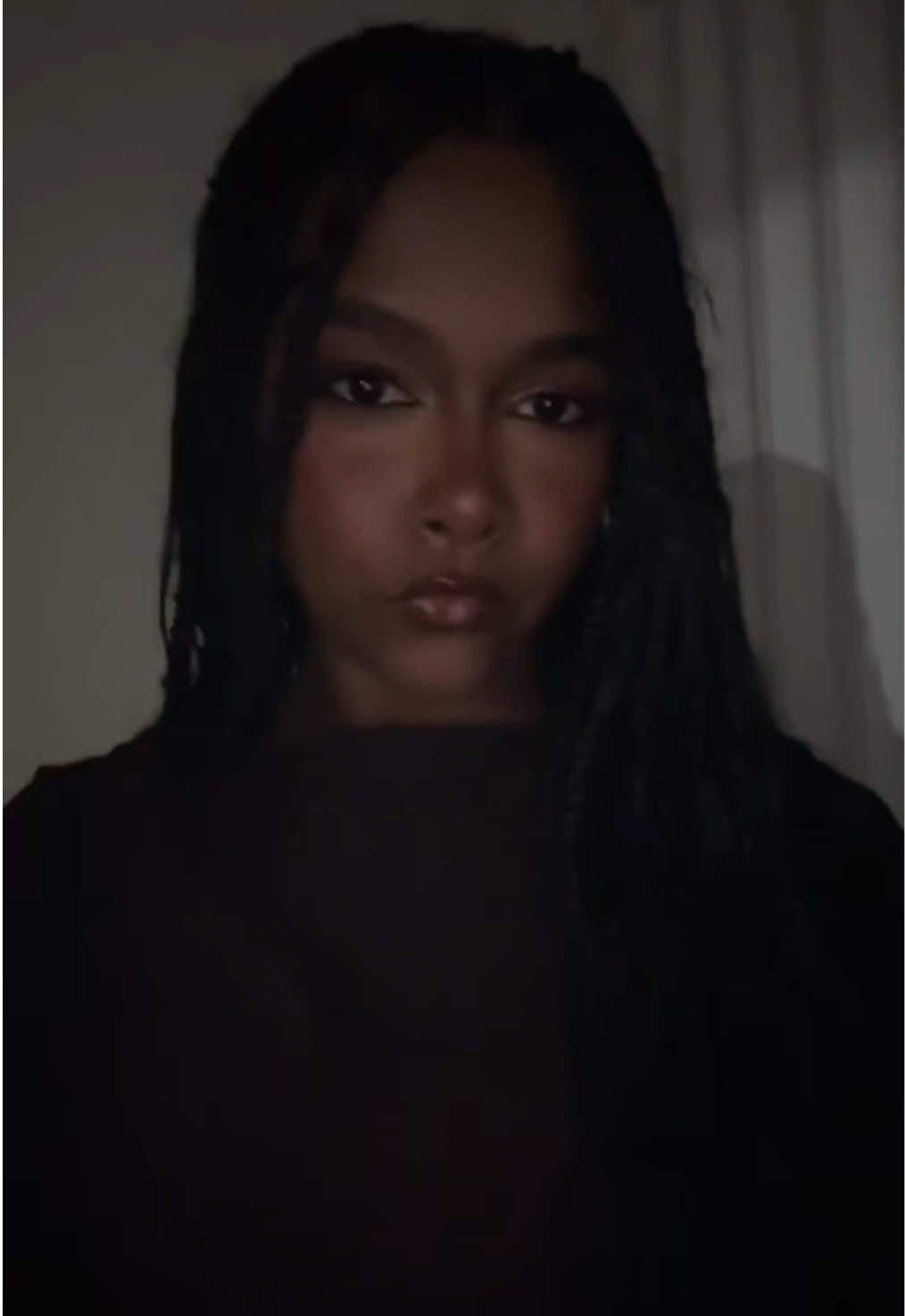 @Bella