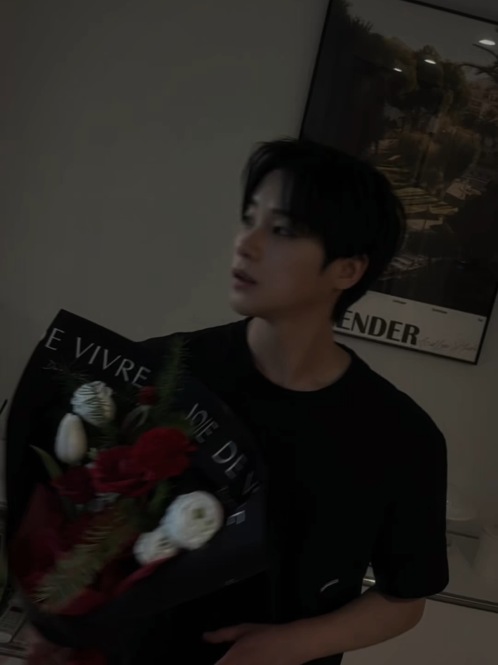 @iKONICS CLUB