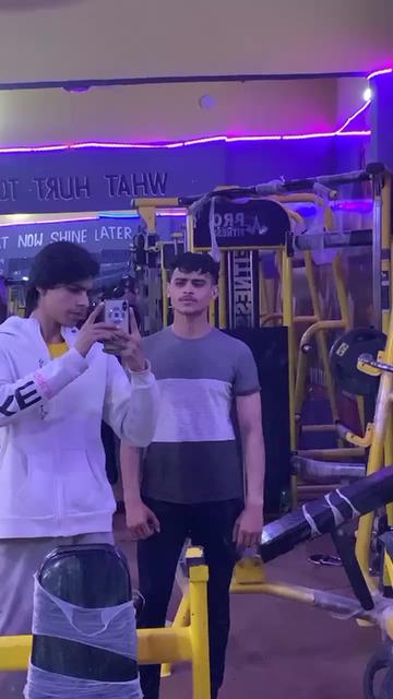 @🤴☠️ Mantri☠️🤴