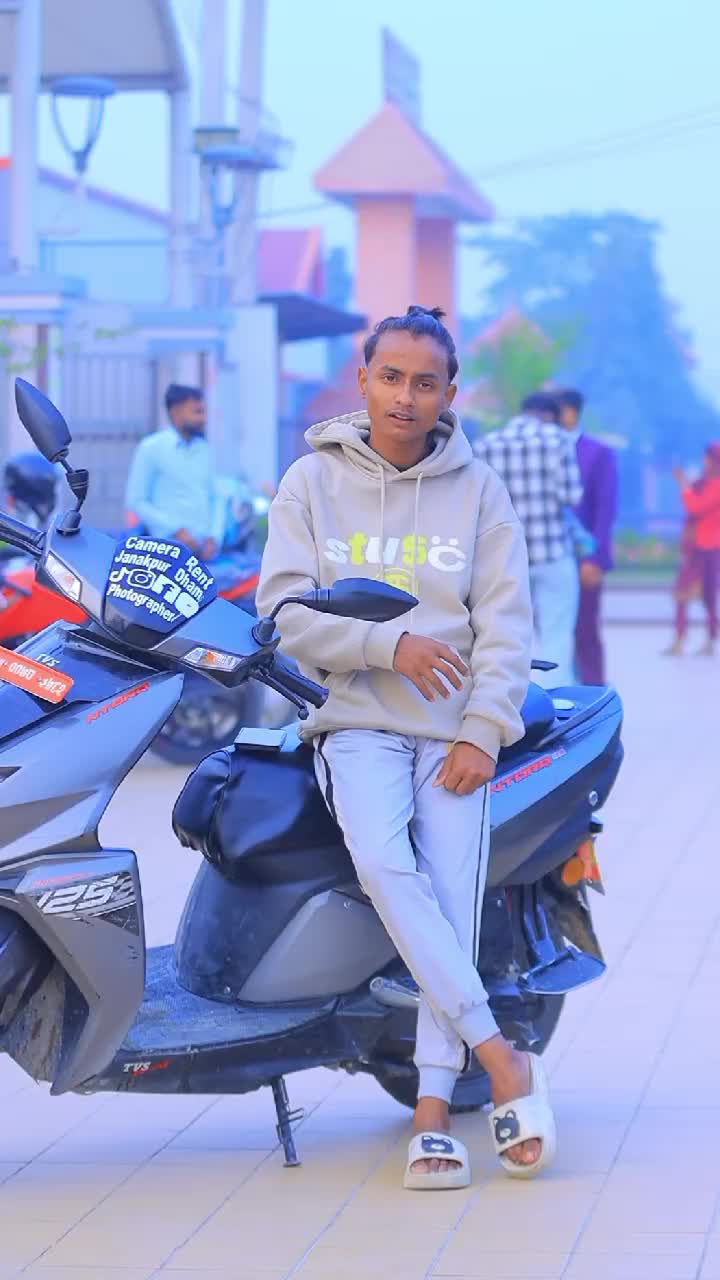 @₮ɪwᴀʀɪ Bʜᴀɪ 🔥😎