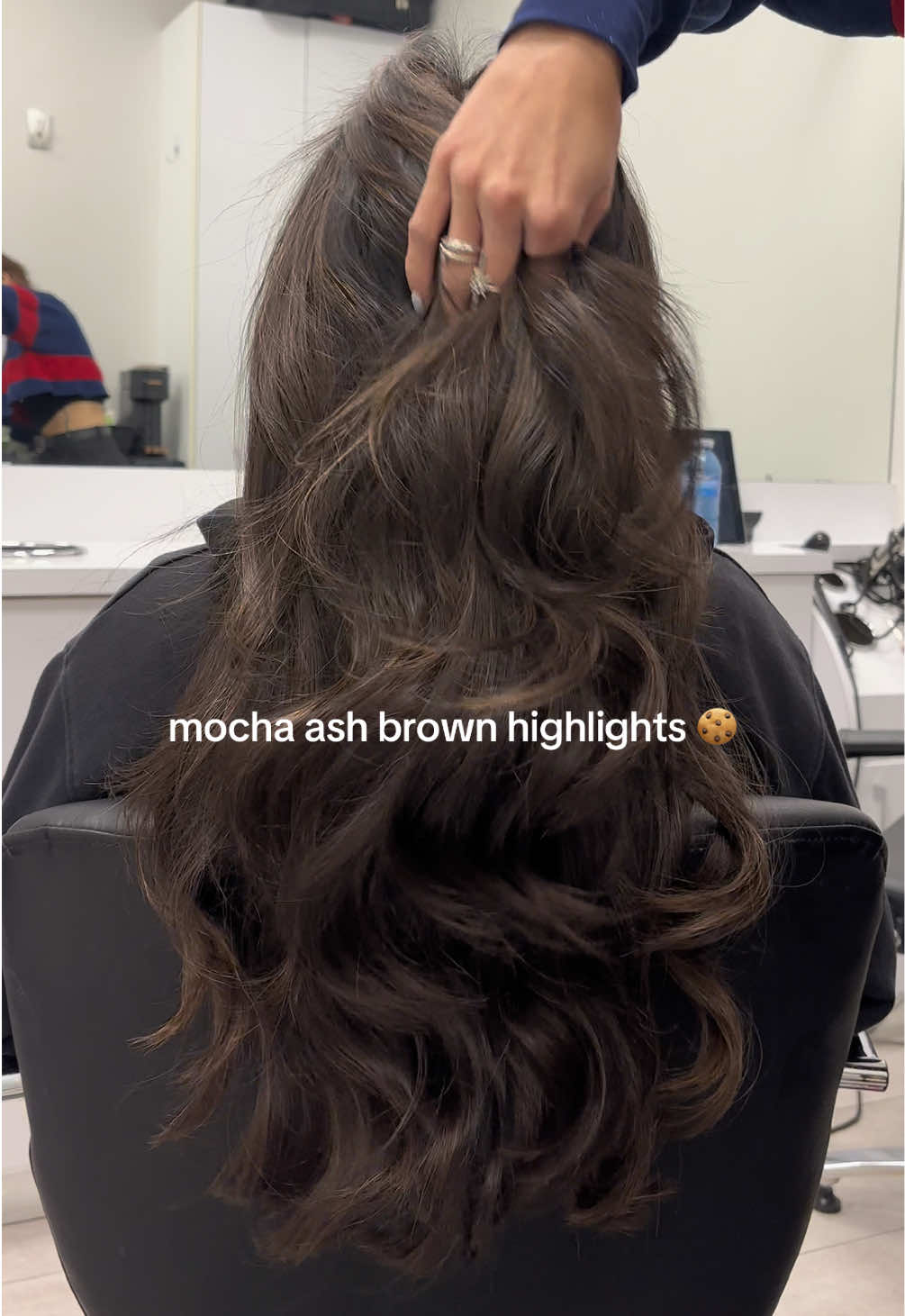 @Mya Groves | HAIRSTYLIST