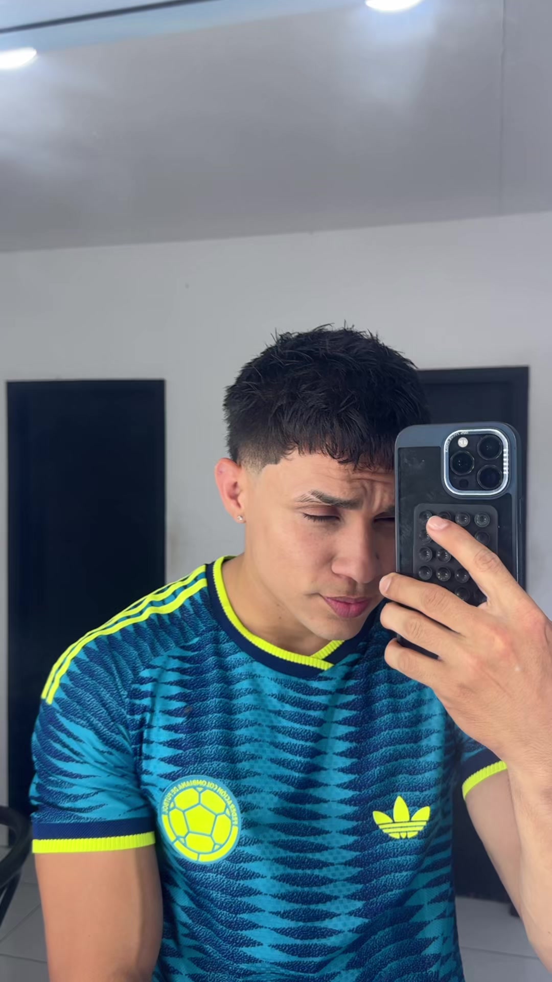 @0000.ag_