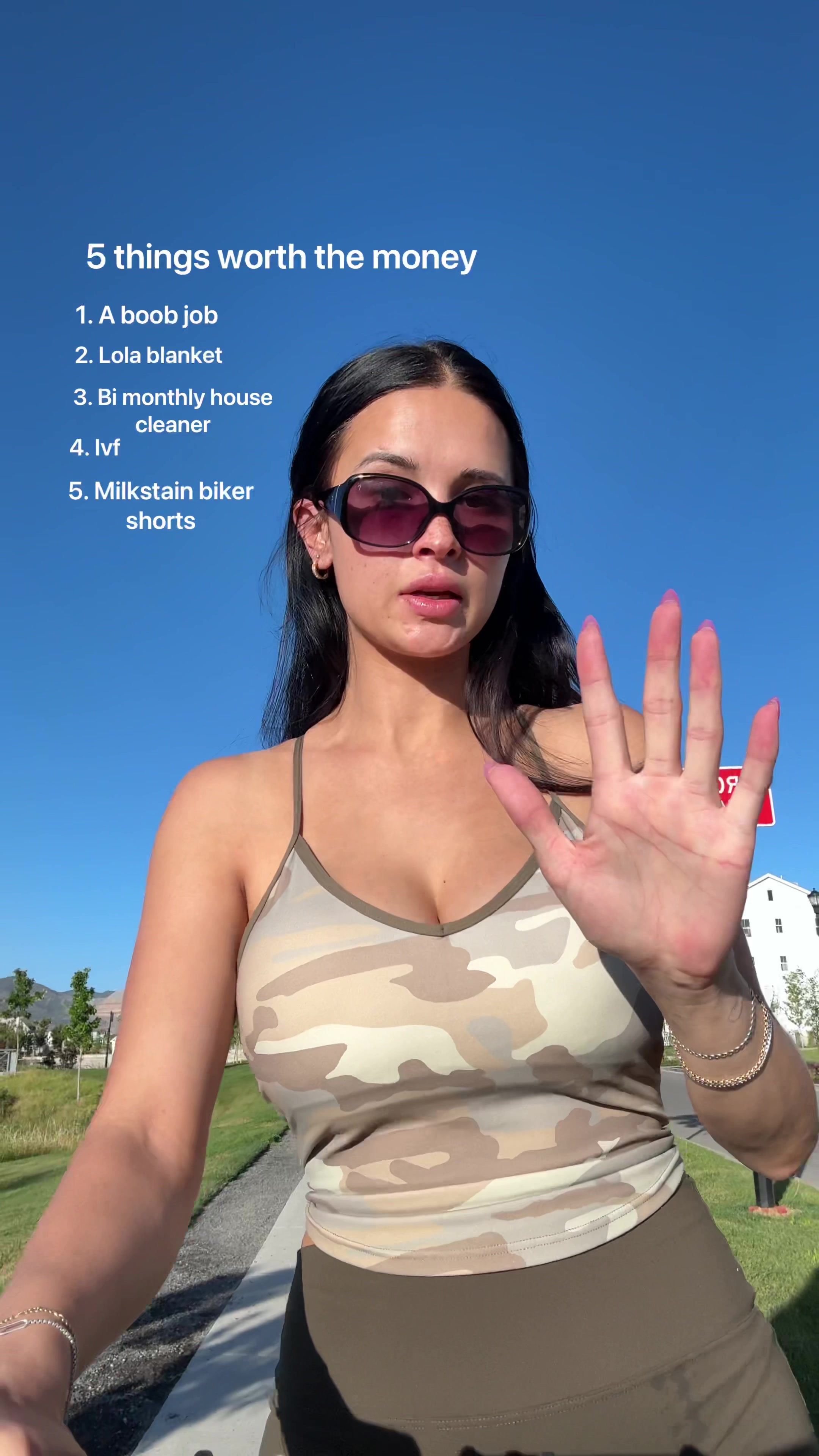 @Bella