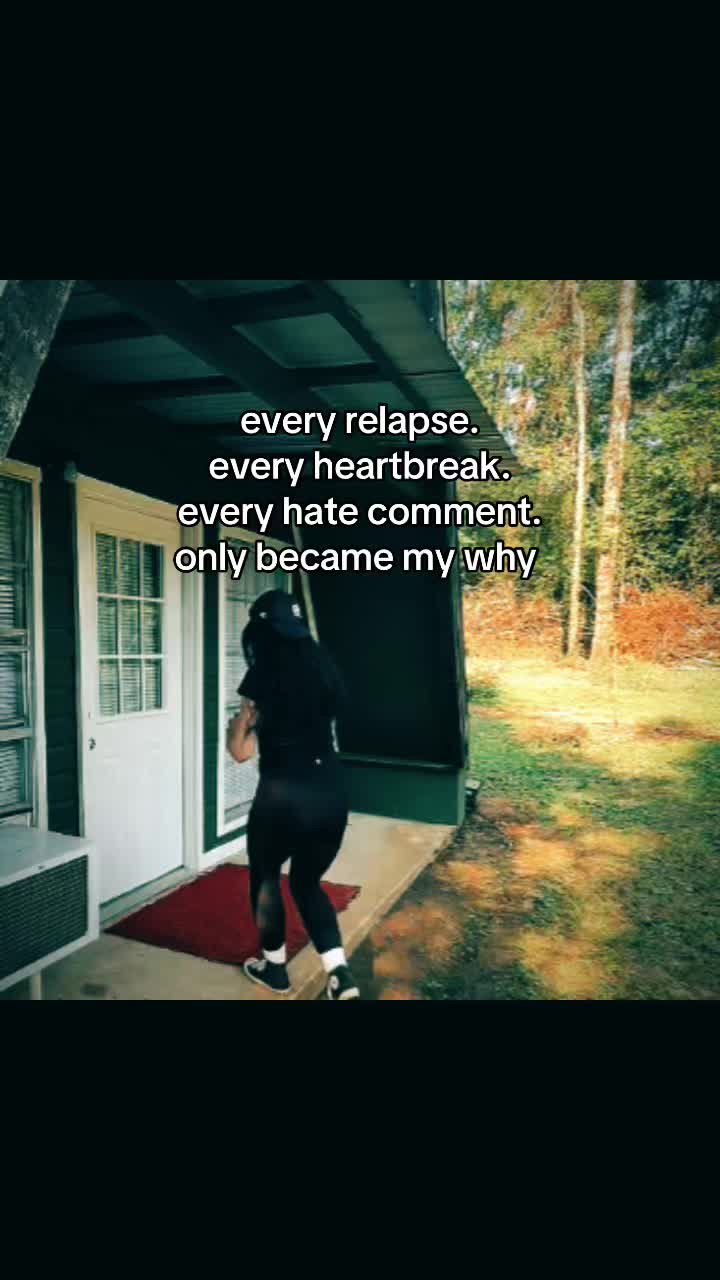 @brutalbritt 🖤🍒🎱📟🩶
