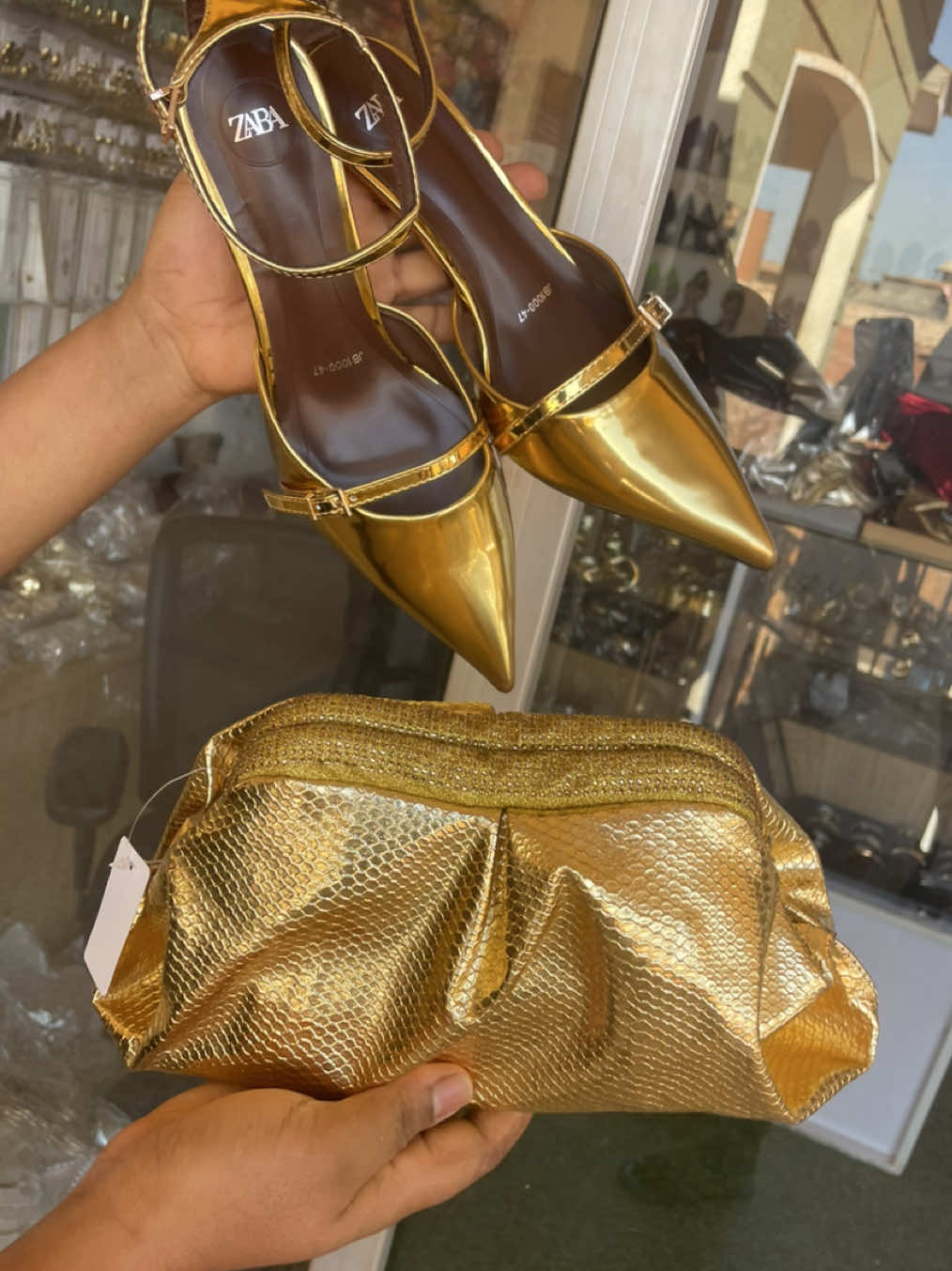 @ELEGANZAicon-jewelry/bag/heels