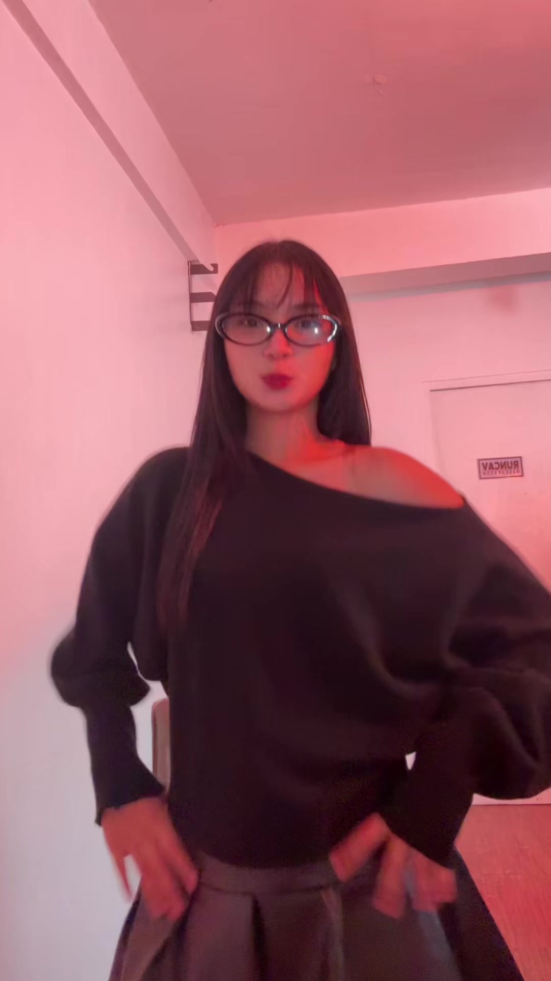 @Elahh