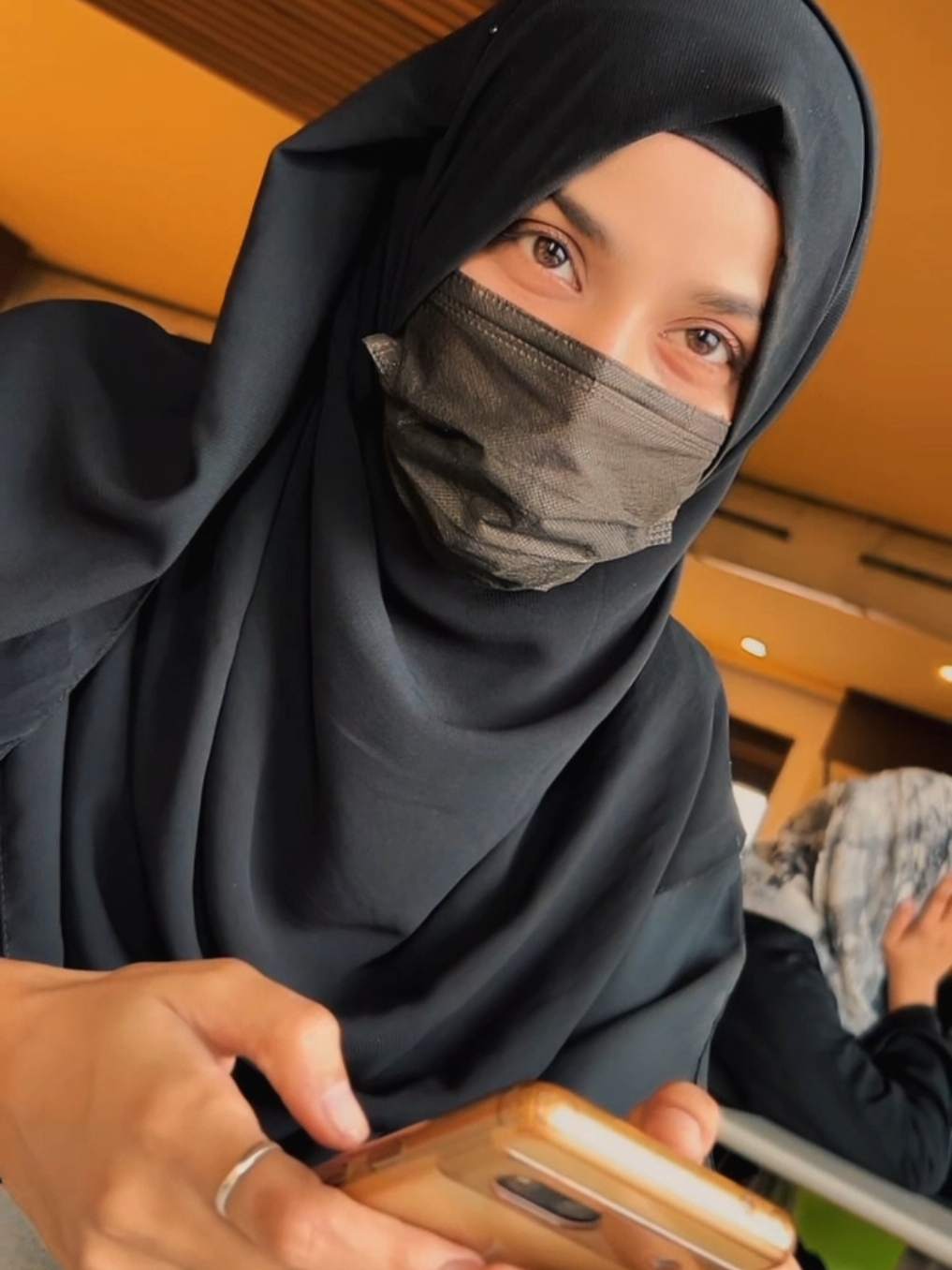 @Aqsa_👩🏻&zwj;✈️🚓