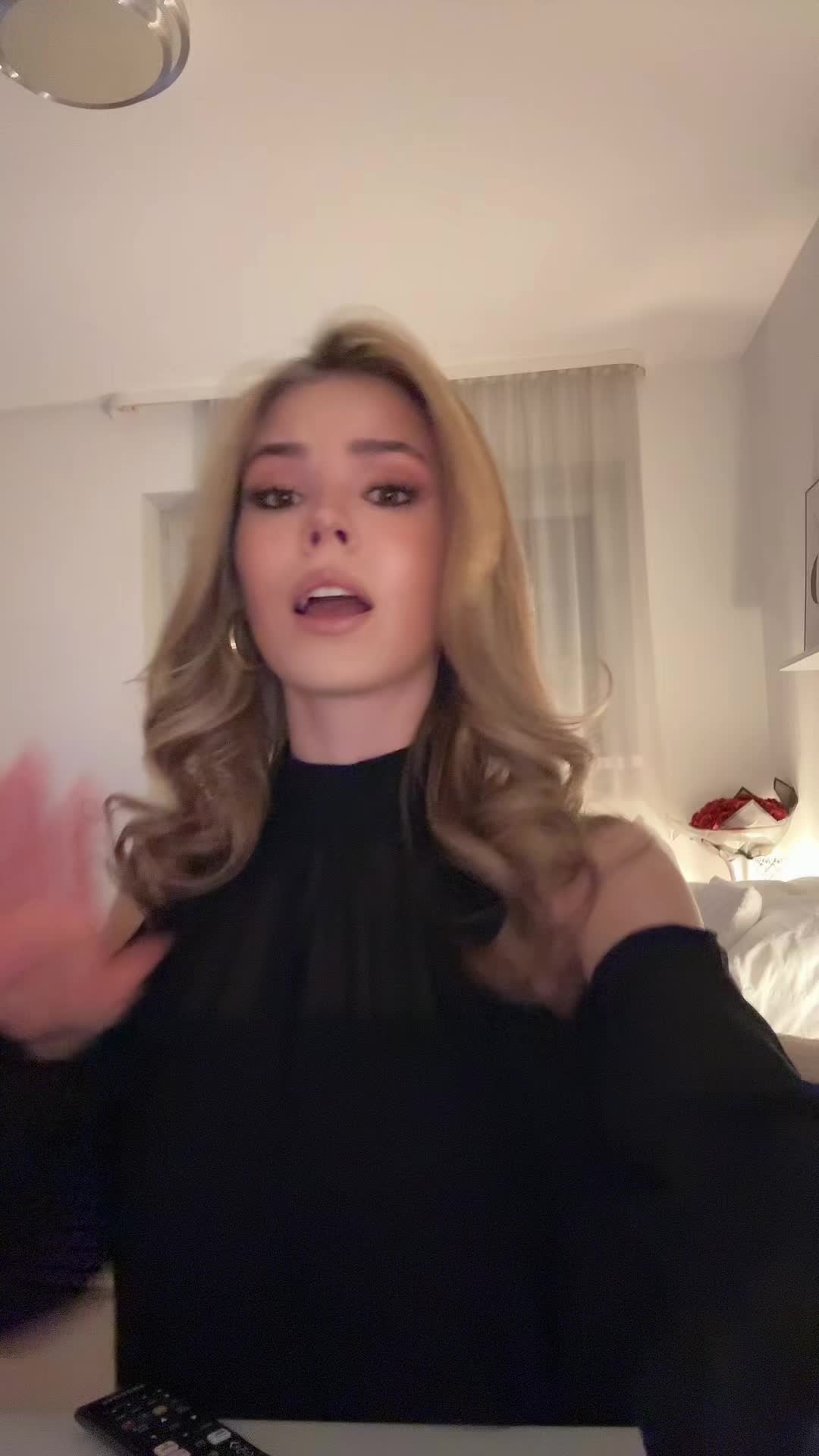 @𝖠 𝖽 𝖾 𝗅 𝗂 𝗇 𝖺 ❤︎︎