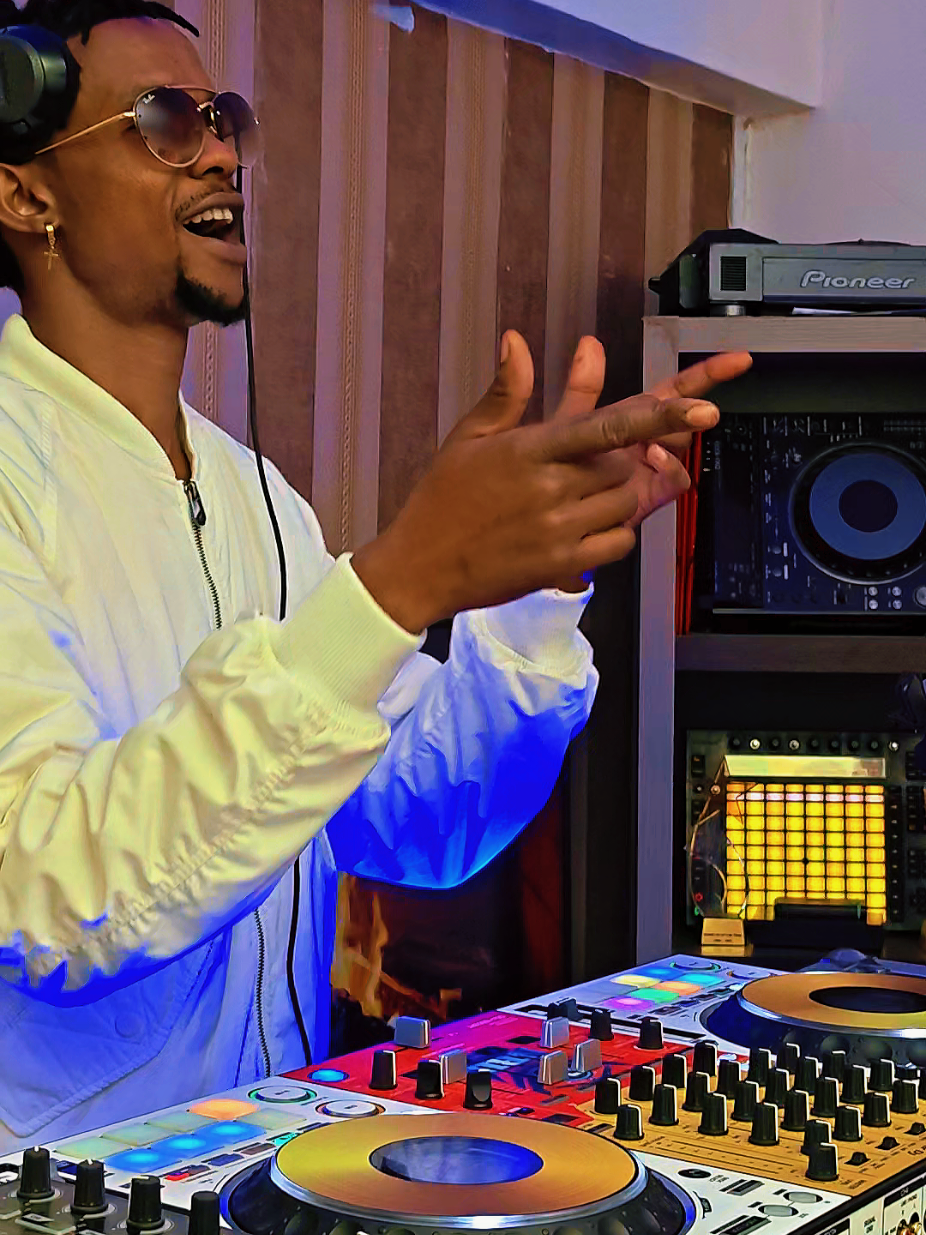 @Dj Chris Stylus Official