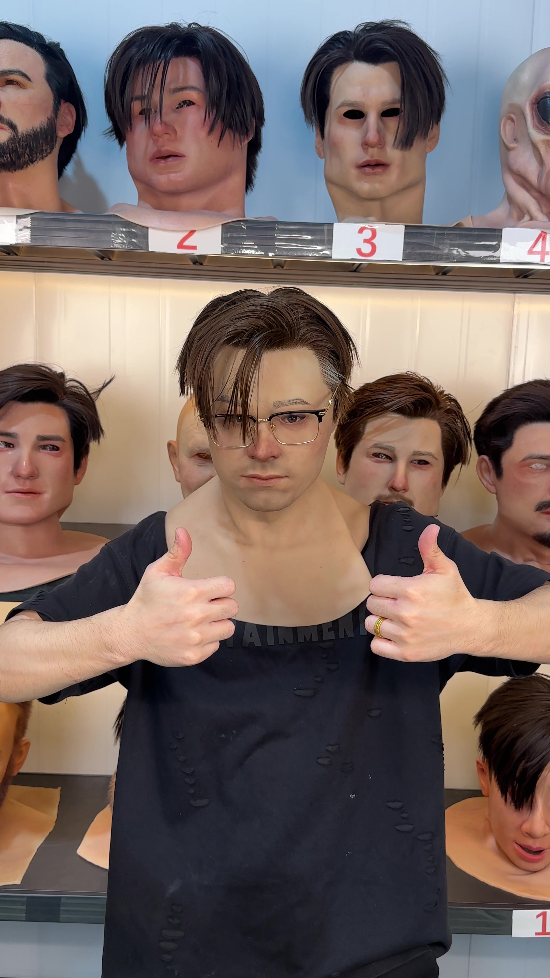 @Lifelikemask