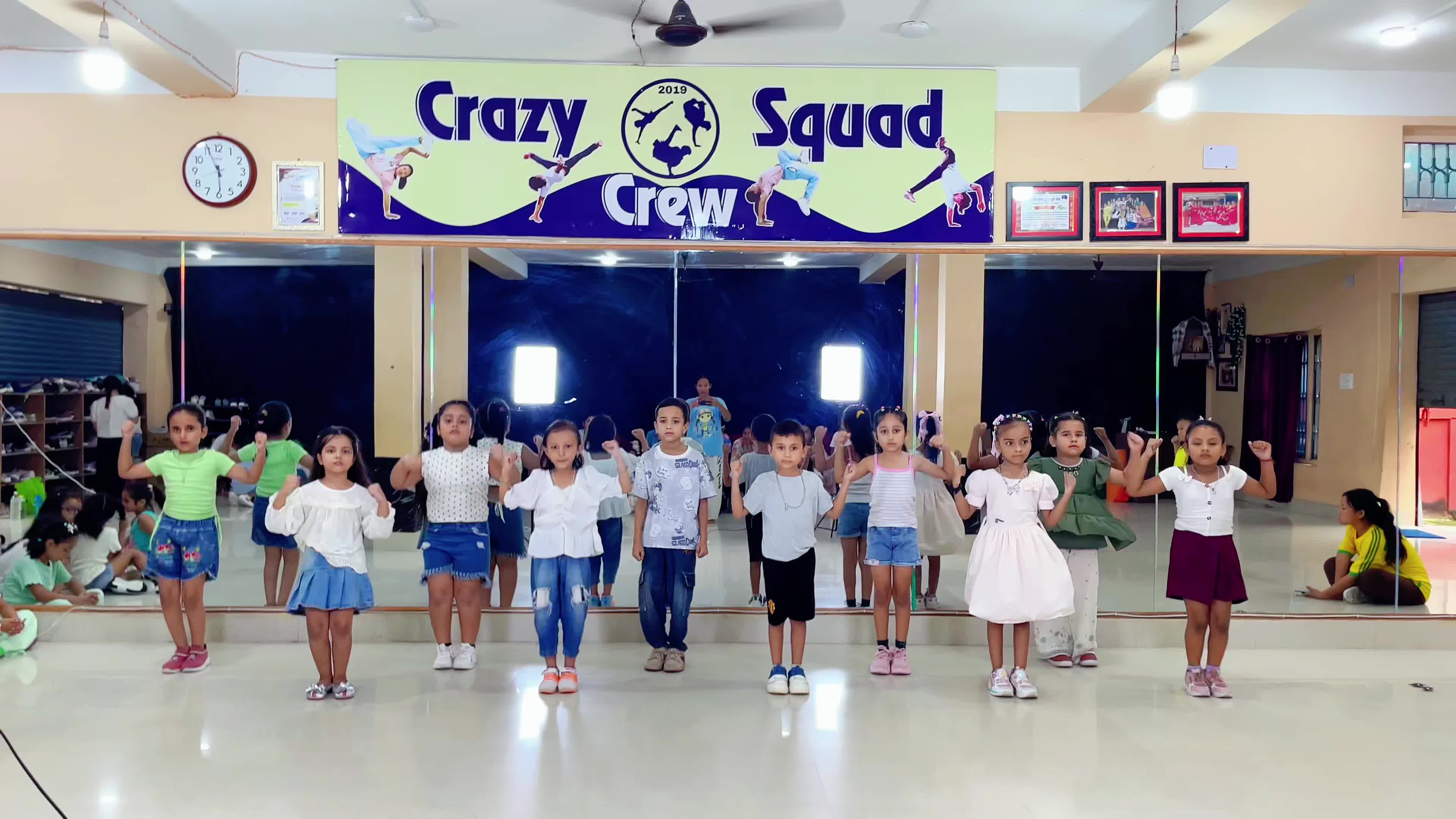 @Crazy Squad Crew