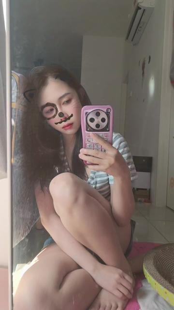 @🍀𝔹𝕖𝕟𝕟𝕪ชอบกินของหวาน 🧁🧋