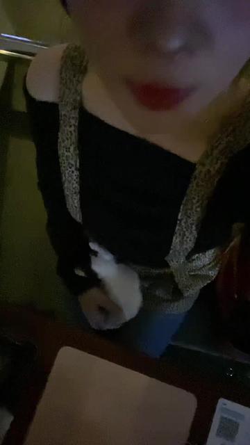 @???