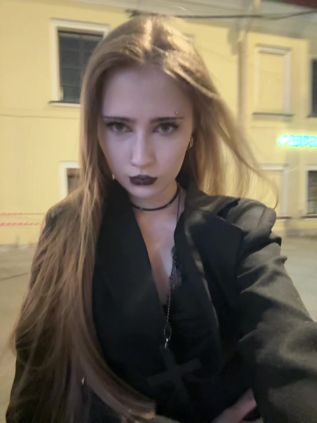 @◤✞ 𝖌𝖗𝖊𝖊𝖓 𝖜𝖔𝖒𝖆𝖓 ✞◥