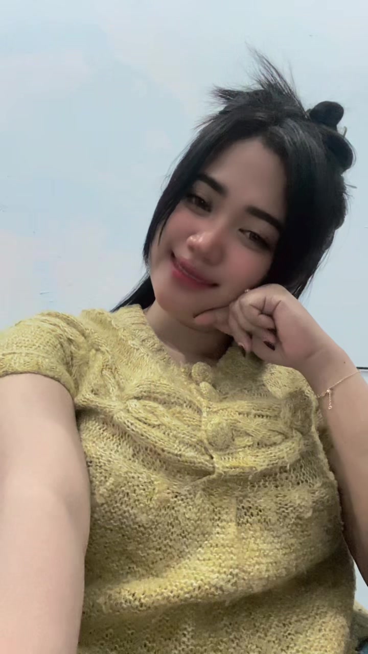 @girlDeva_