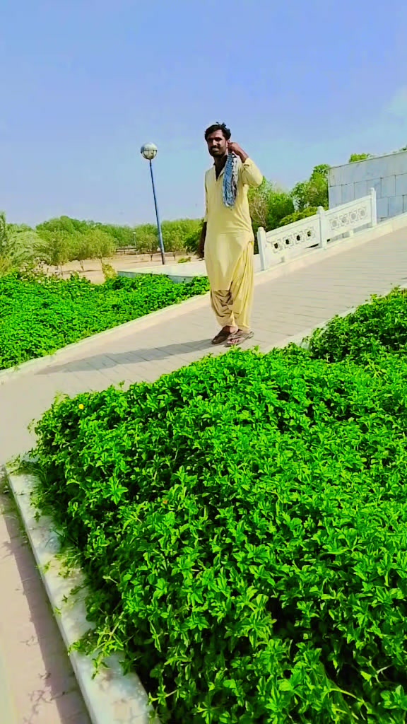 @غنم رنگ ظھیر 🥀