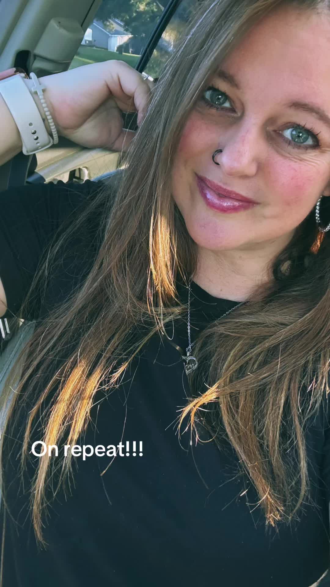 @JoanieLynn