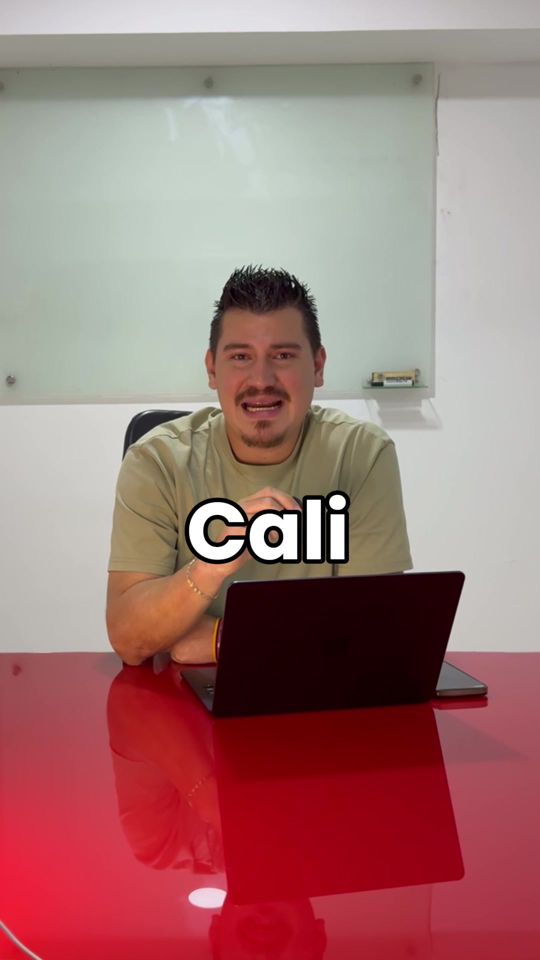 @Carlos Dávila bienes raíces
