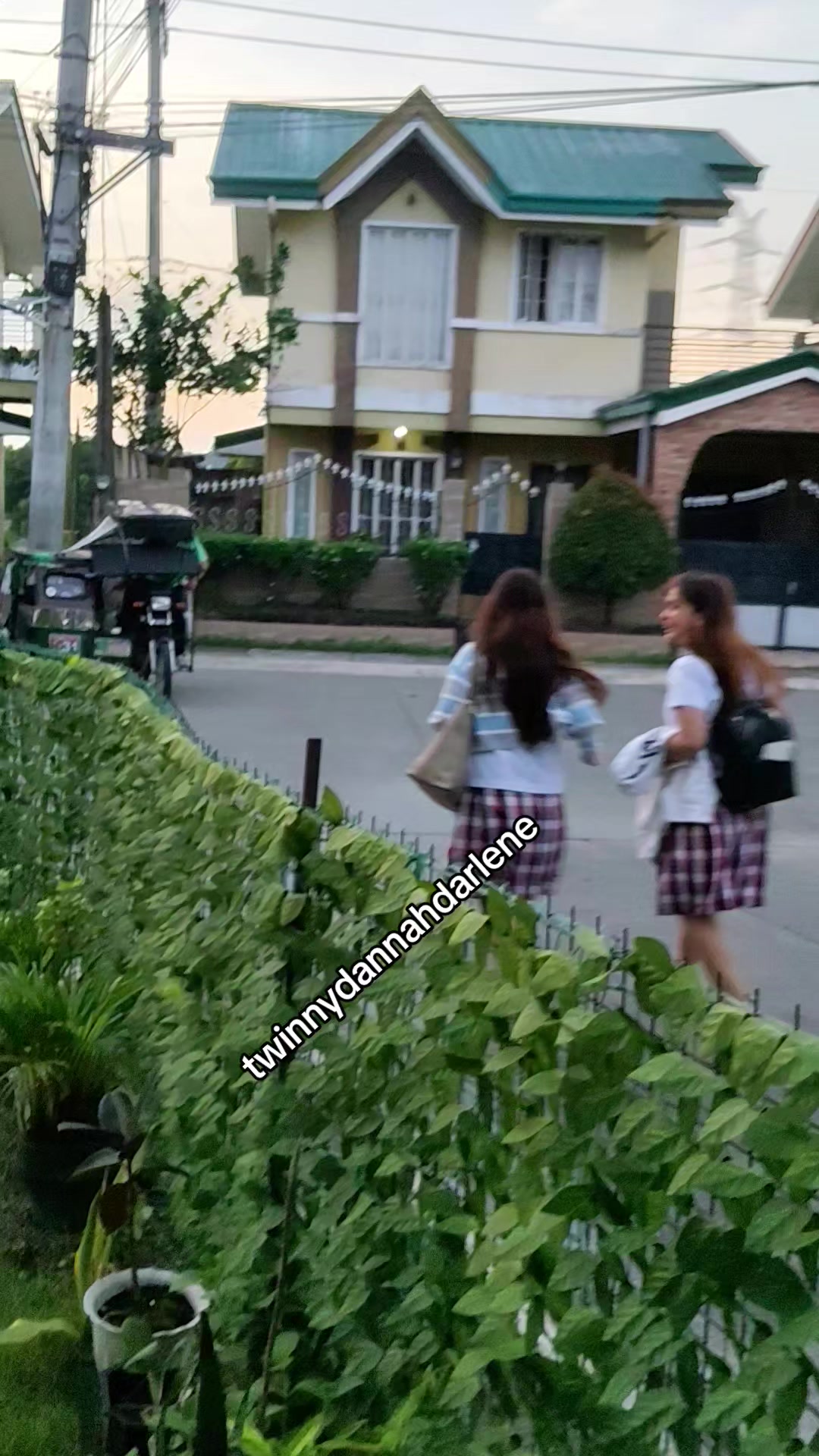 @Twinny Dannah Darlene