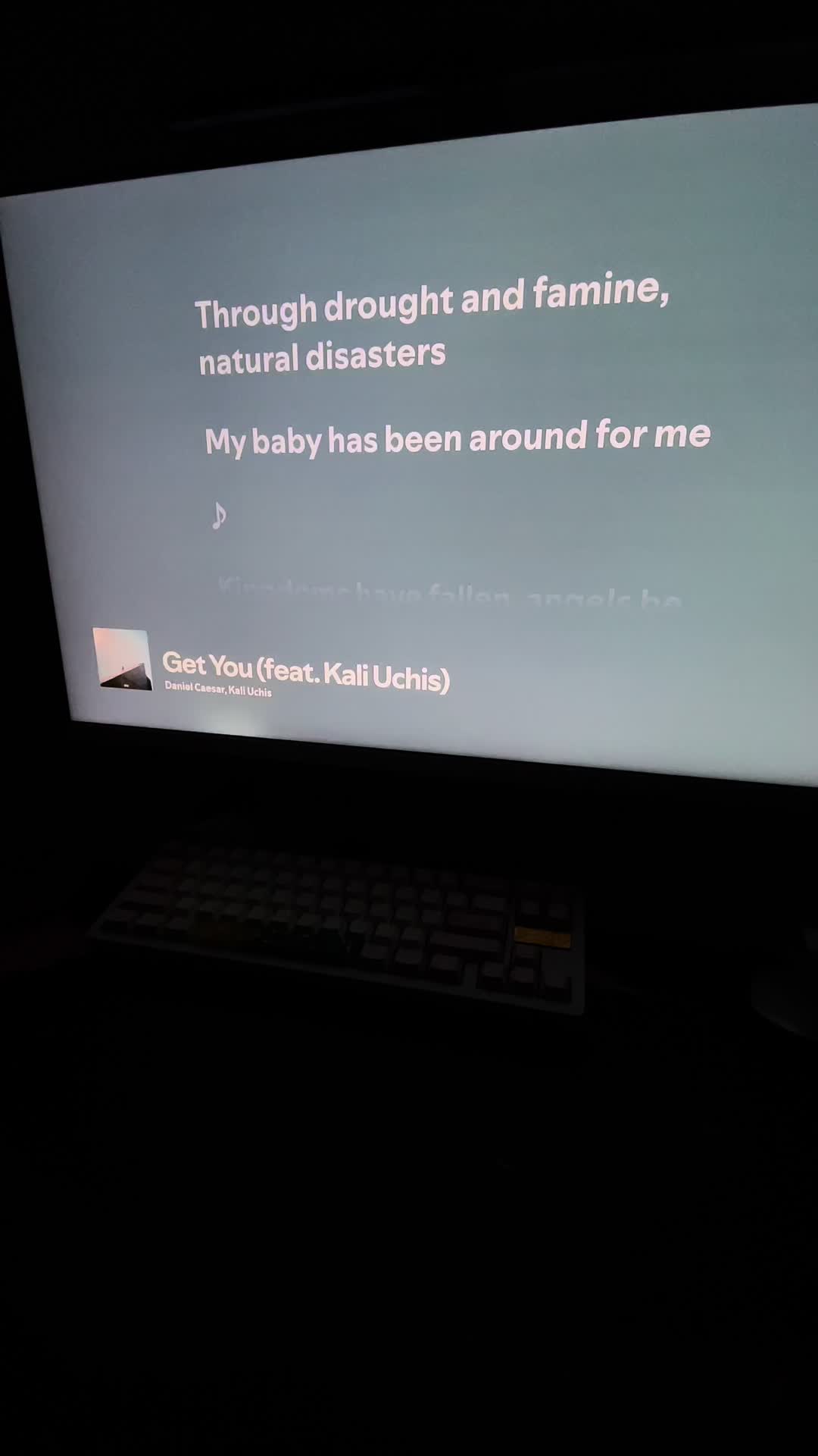 @🎧