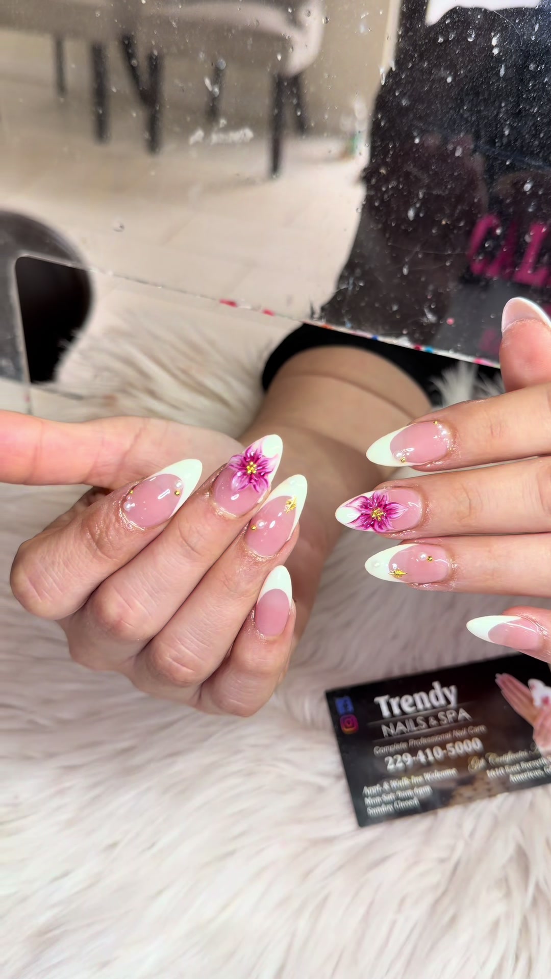 @Trendy Nails & Spa