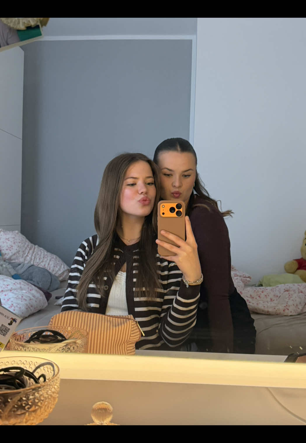 @verena.cht