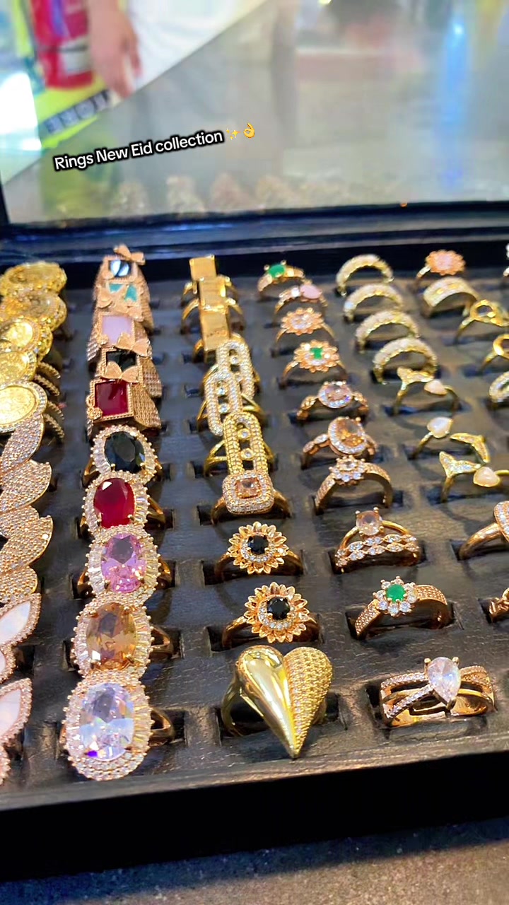@Pound store Bhalwal